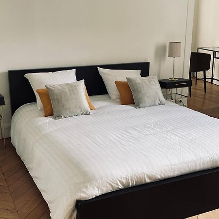 Grand Appartement D'Exception Au Chateau Randin Екюллі Екстер'єр фото