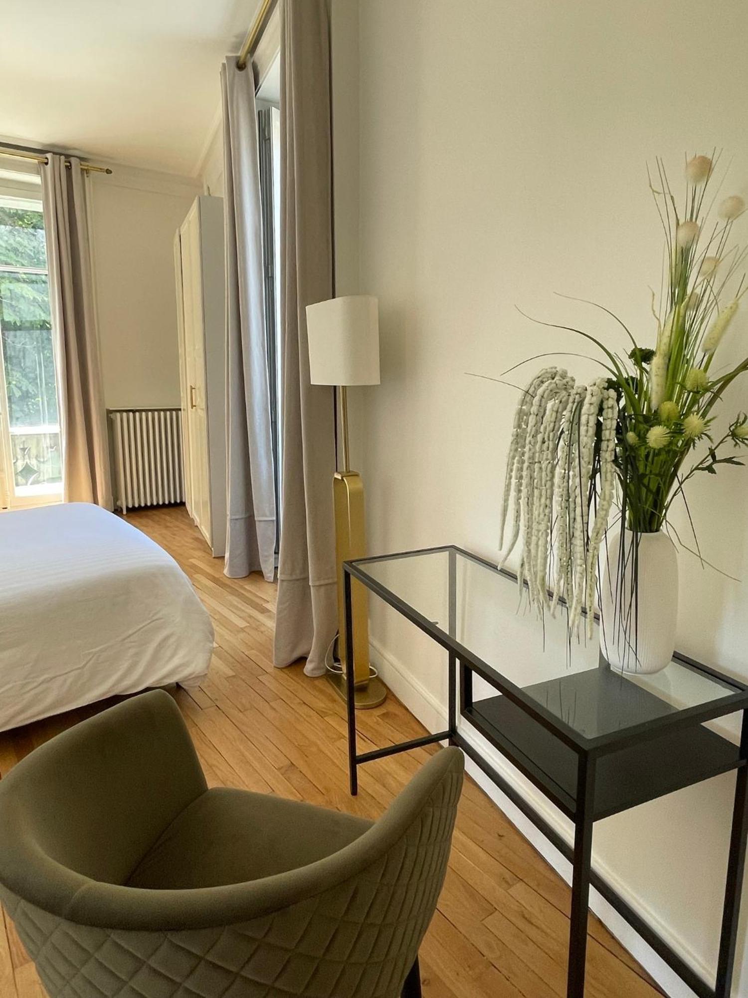 Grand Appartement D'Exception Au Chateau Randin Екюллі Екстер'єр фото