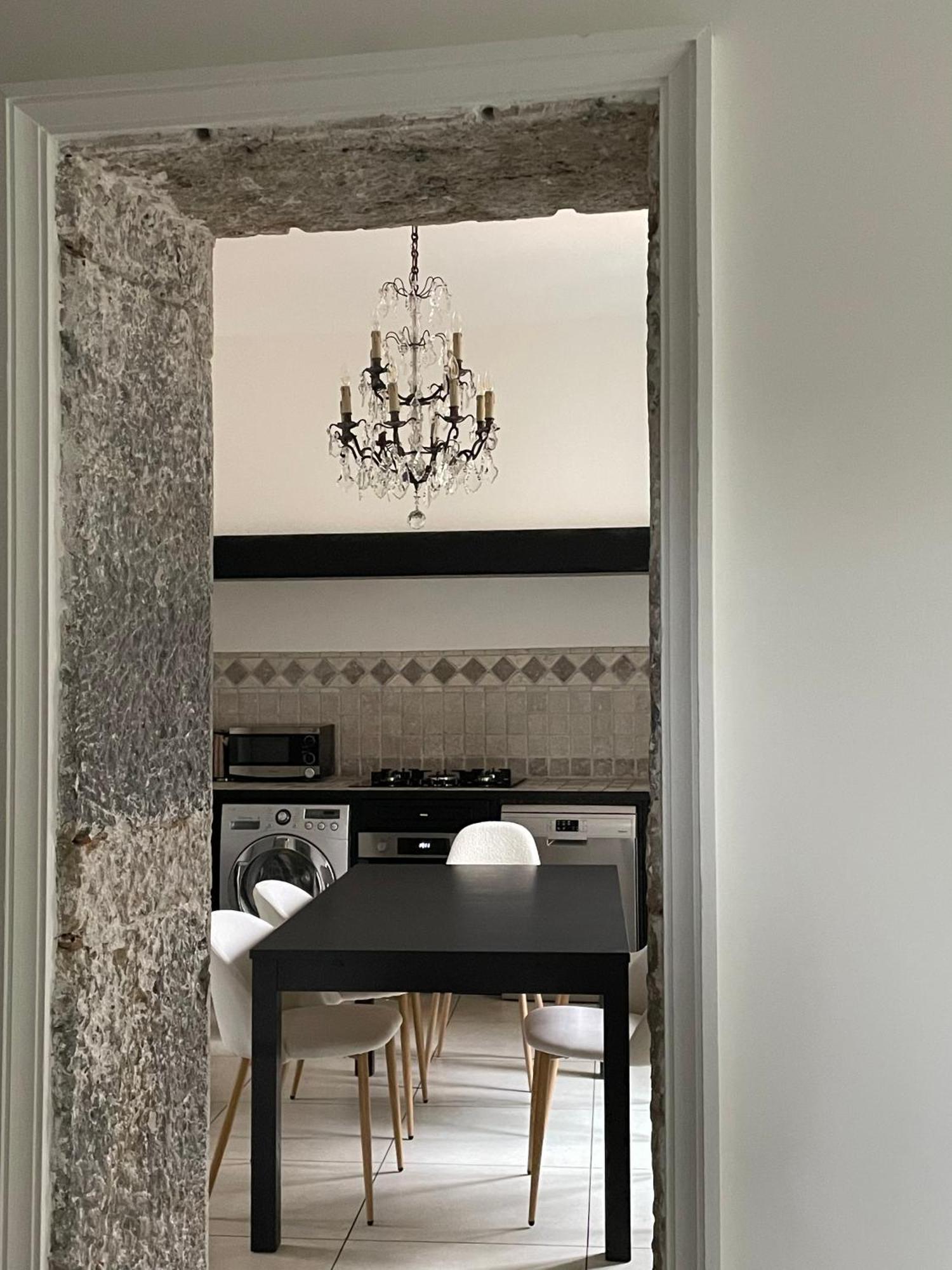 Grand Appartement D'Exception Au Chateau Randin Екюллі Екстер'єр фото
